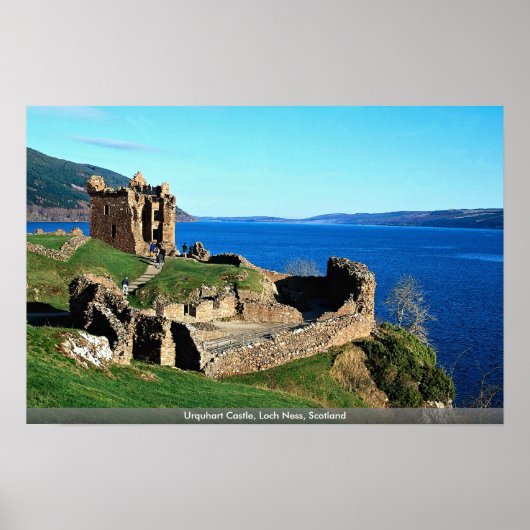 Urquhart Castle, Loch Ness, Schotland Poster (Voorkant)