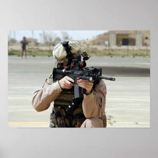 US Air Force Airman voert beveiliging uit Poster (Voorkant)