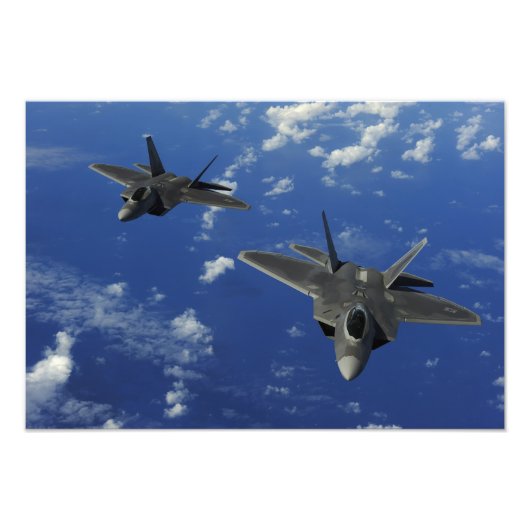 US Air Force F-22 Raptors in vlucht bij Guam Foto Afdruk (Voorkant)
