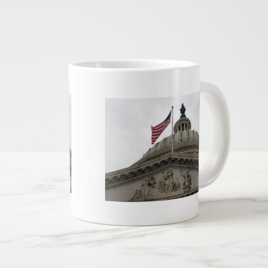 US Capitol Building with American Flag - East Grote Koffiekop (Voorkant rechts)