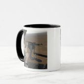 US Marine test firing an M240 zwaar machine pistoo Mok (Voorkant links)