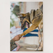 US MILITAIRE WERKENDE HOND (20x30 inch) Legpuzzel (Verticaal)