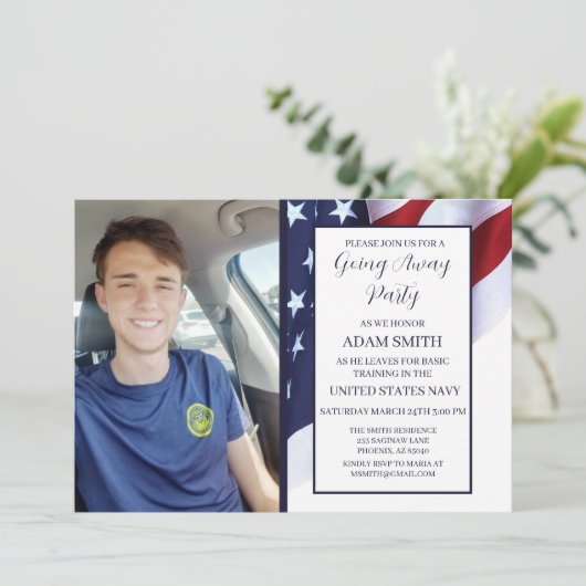 US Navy Bootcamp gaat weg van uitnodiging (Staand voorkant)