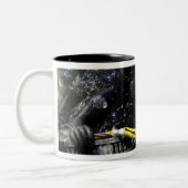 US Navy Diver staat klaar om zijn duik te beginnen Tweekleurige Koffiemok (Links)