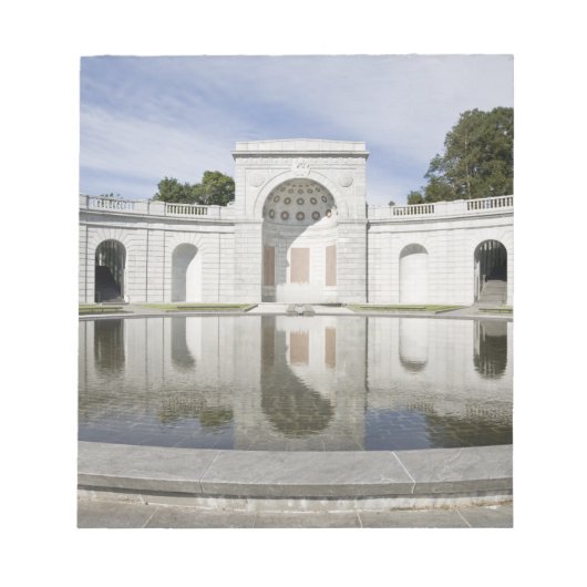 US, VA, Arlington. Vrouwen in de militaire dienst Notitieblok (Voorkant)