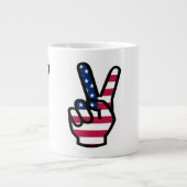 US Victory Sign. Grote Koffiekop (Voorkant)