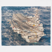 US VLIEGTUIG CARRIER - CVN 77 FLEECE DEKEN (Voorkant (Horizontaal))