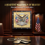 USA 250th Anniversary Majestic Eagle Vierkante Klok<br><div class="desc">Commemorate two and a half centuries of American heritage with the USA 250th Anniversary Majestic Eagle clock. This high-energy timepiece features a high-definition graphic that centers on a powerful bald eagle with magnificent, multi-toned wings outspread. Below the eagle, a large, ornate "250" is rendered in a polished silver and gold...</div>