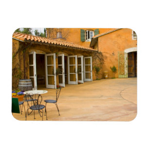 USA, California, Sonoma Valley, Patio in Viansa Magneet