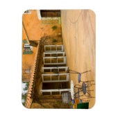 USA, California, Sonoma Valley, Patio in Viansa Magneet (Verticaal)