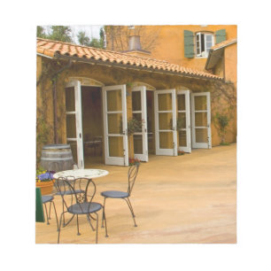 USA, California, Sonoma Valley, Patio in Viansa Notitieblok