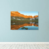 USA, Colorado, Mt. Evans. Top Lake Reflection Canvas Afdruk (Insitu (Houten vloer))