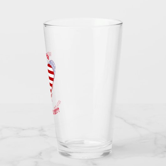 USA Flag Heart Funky Personalized Glas (Links)
