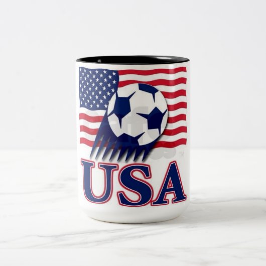 USA Flag & Soccer Ball Two-Tone Mug – Patriotic Sp Tweekleurige Koffiemok (Center)
