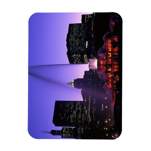 USA, IL, Chicago. Buckingham Fountain in Grant Magneet (Verticaal)