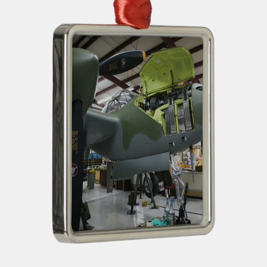 USA, Kentucky, Middlesboro: Het Verloren Squadron, Metalen Ornament (Rechts)