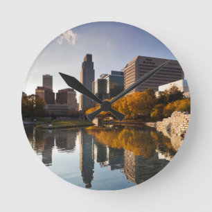 USA, Nebraska, Omaha, Gene Leahy Mall, Skyline Ronde Klok