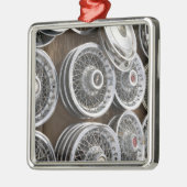 USA, New Mexico, Prewitt: Auto Hubcaps / Rt. 66 Metalen Ornament (Links)