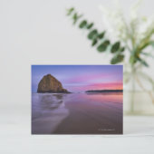 USA, Oregon, Clatsop County, Haystack Rock en Briefkaart (Staand voorkant)
