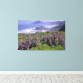 USA, Oregon, Nesika Beach. Lupine & Oregon Canvas Afdruk (Insitu (Houten vloer))