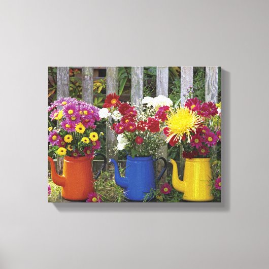 USA, Oregon, Portland. Antiek enamelware Canvas Afdruk (Voorkant)