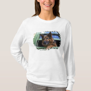 USA, Oregon, Portland. Griff the long-hair T-shirt