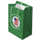 USA Rode Haar Engel Kerstvlag Gepersonaliseerd  Medium Cadeauzakje (Voorkant Gekanteld)