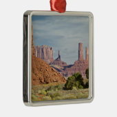 USA, Utah, Monument Valley Navajo Tribal Park. Metalen Ornament (Rechts)