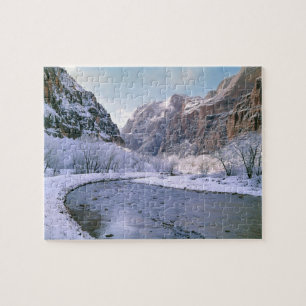 USA, Utah, Zion NP. Nieuwe sneeuw bedekt de canyon Legpuzzel