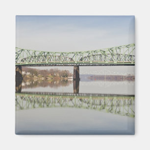 USA, WV, Parkersburg. Parkersburg-Belpre Magneet