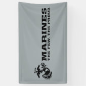 USMC "The Few, The Proud" stapelde zwarte Logo Spandoek (Verticaal)