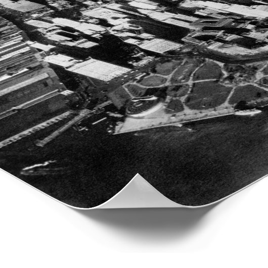 USS Akron Flying Over New York City - Circa 1932 Poster (Hoek)