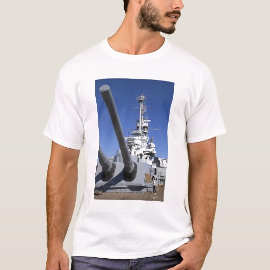 USS Alabama Battleship in Battleship Memorial T-shirt (Voorkant)