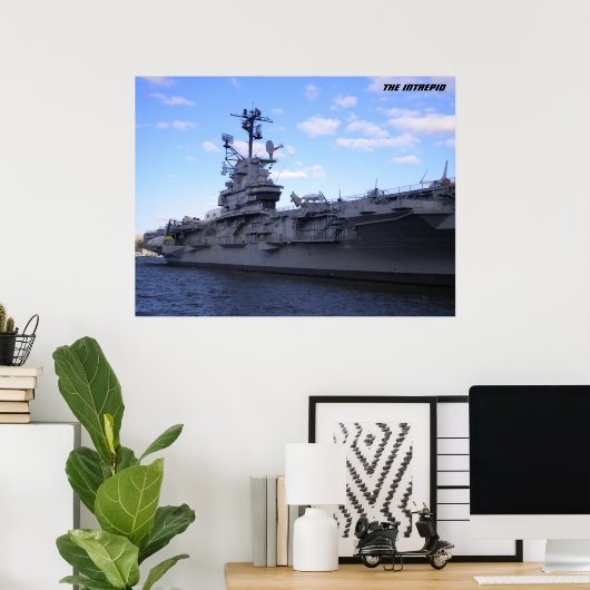 USS Intrepid poster (Thuiskantoor)