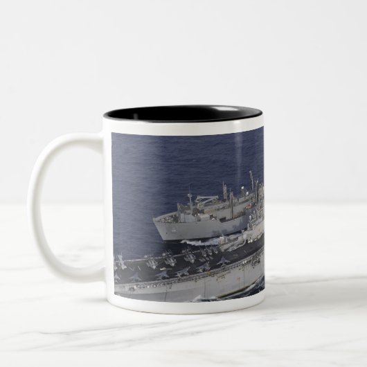 USS Kearsarge Tweekleurige Koffiemok (Links)
