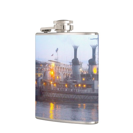 USS KIDD-fles Heupfles (Links)