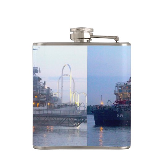 USS KIDD-fles Heupfles (Achterkant)