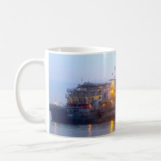 USS Kidd-Mok Koffiemok (Links)