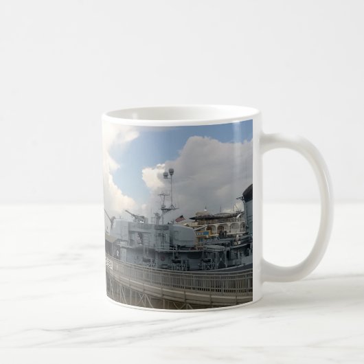 USS KIDD-Mok Koffiemok (Rechts)
