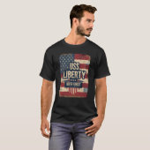 USS Liberty vergeet nooit patriottisch T-shirt (Voorkant volledig)
