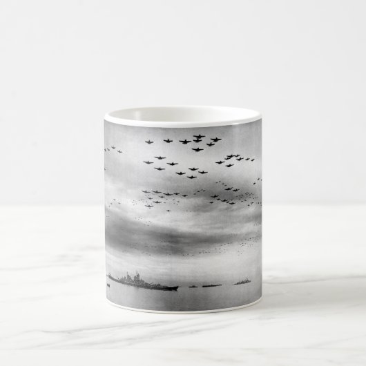 USS Missouri Flyover Surrender of Japan Koffiemok (Center)