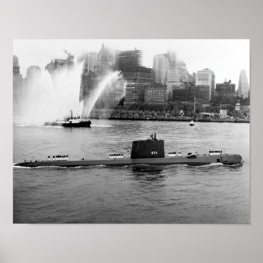 USS Nautilus verankerd in New York Harbour - 1958 Poster (Voorkant)