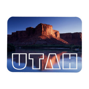 Utah, een tafelberg weerspiegeld in de Colorado ri Magneet
