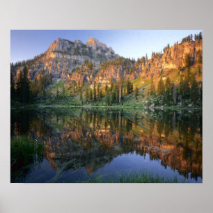UTAH. VS. Mt. Magog weerspiegeld in White Pine Poster