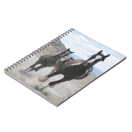 Utah Wild Horses die lopen Notitieboek (Linkerzijde)