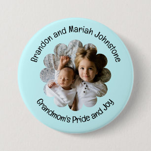 Uw aangepaste foto in bloem met twee regels tekst ronde button 7,6 cm