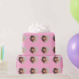 Uw aangepaste foto in een hartpatroon cadeaupapier