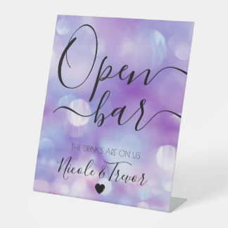 Uw Aangepaste Namen - Calligrafie Bokeh Open Bar Reclamebord Met Voetstuk