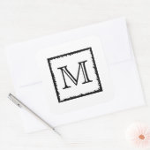 Uw brief. Aangepast monogram. Zwart en wit Vierkante Sticker (Envelop)