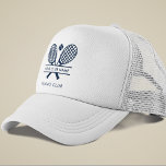 Uw Country Club Tennis Team Navy Blue Custom Trucker Pet<br><div class="desc">Pas deze trucker-hoed eenvoudig aan door uw club- of samenlevingsnaam toe te voegen door op de knop "Personaliseren" te klikken. U kunt de achtergrond en lettertypen wijzigen door te klikken op de "Bewerken met het gereedschap Ontwerp". Perfect voor elke club, bedrijf of schoolmaatschappij. Bestel zoveel of minder als nodig is....</div>